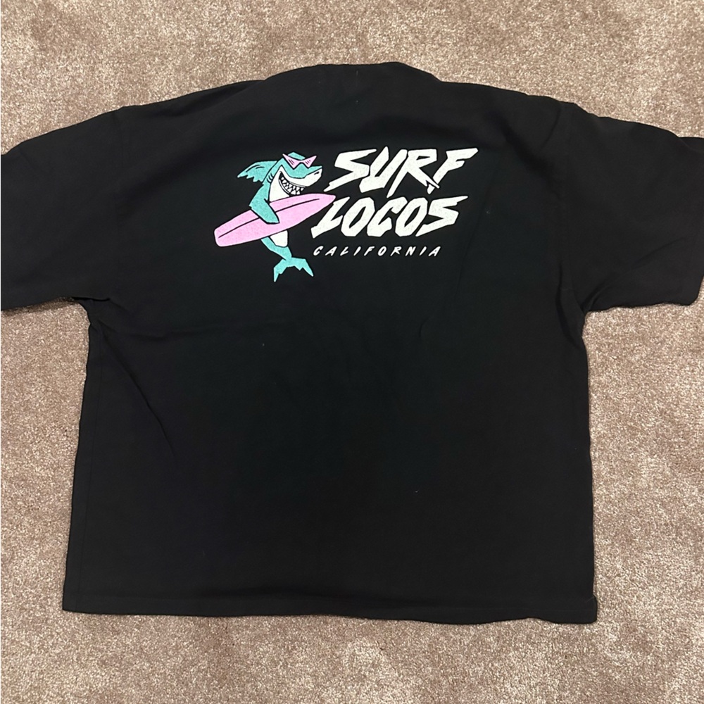 Black Surf Locos shark surfboard T-Shirt, relaxed fit